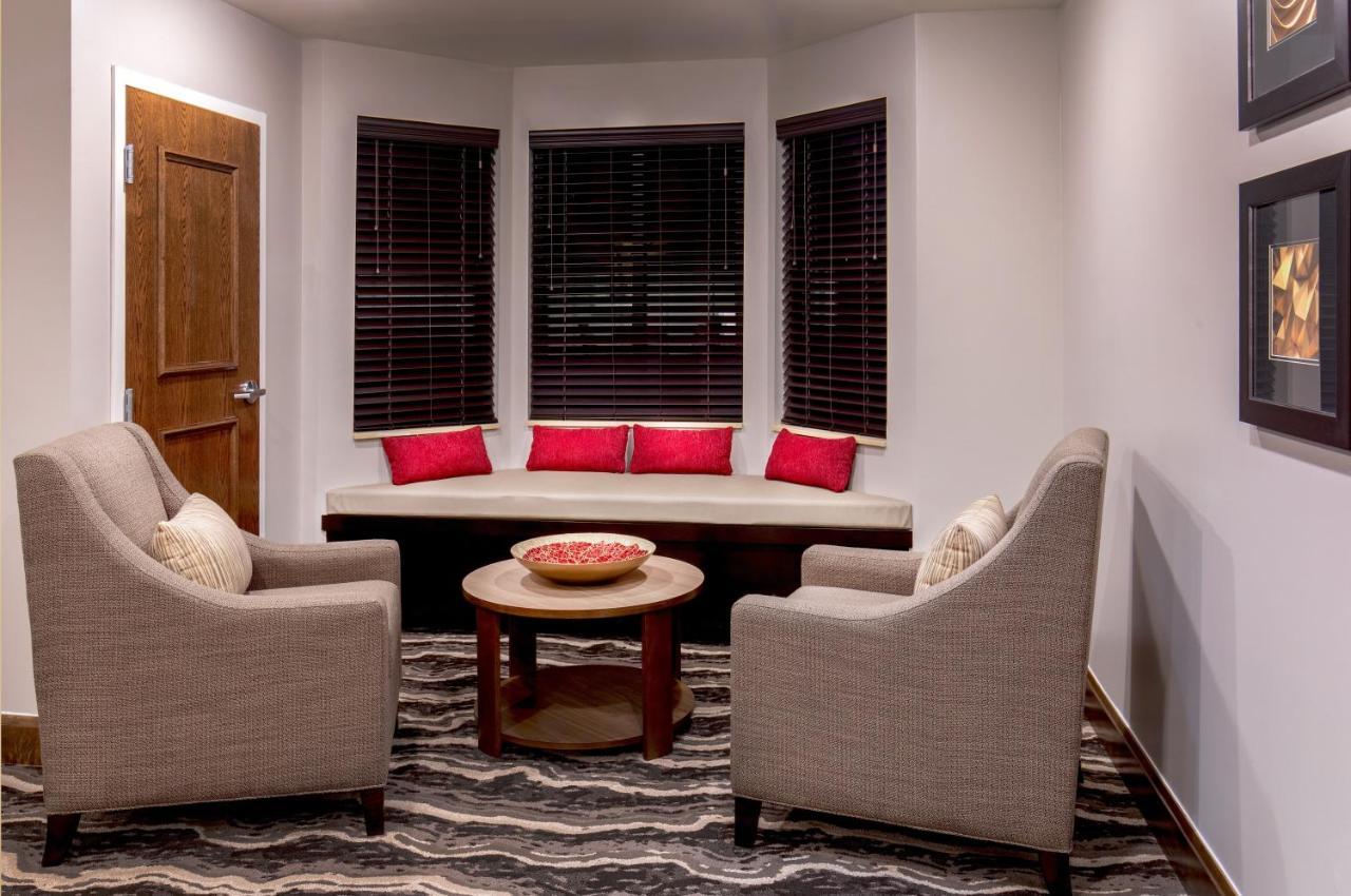 Staybridge Suites Charlottesville Airport By Ihg Exterior photo